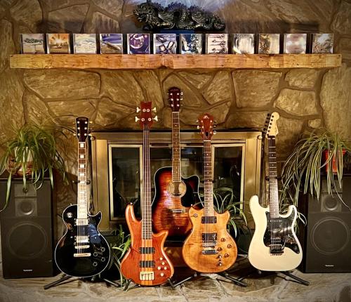 28 Five Guitars